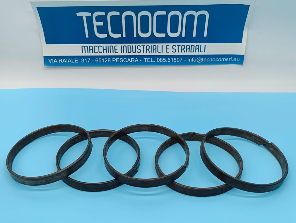 ANELLO BLOCCAGGIO PERNI CNH COD. 71405110