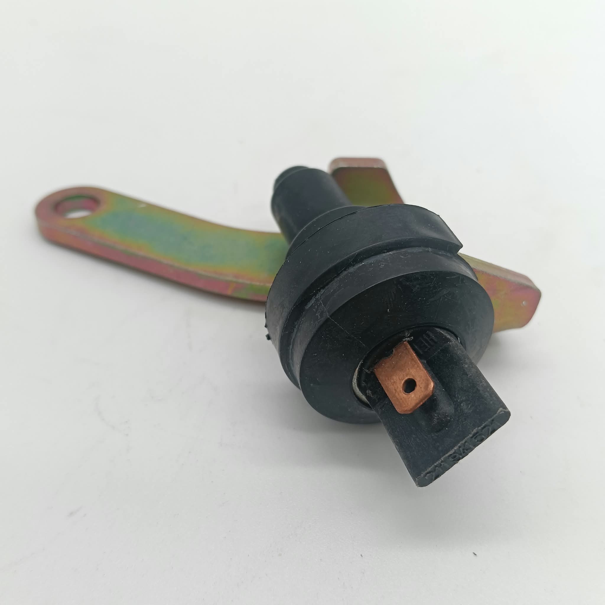 INTERRUTTORE ROTTURA CINGHIA DEUTZ 02164568 - 2164568 - 03364058 - 3364058 - 02163556 - 2163556 - 02163555 - 2163555 - 02162079 - 2162079 - 02162078 - 2162078 - 01260293 - 1260293 - immagine 2