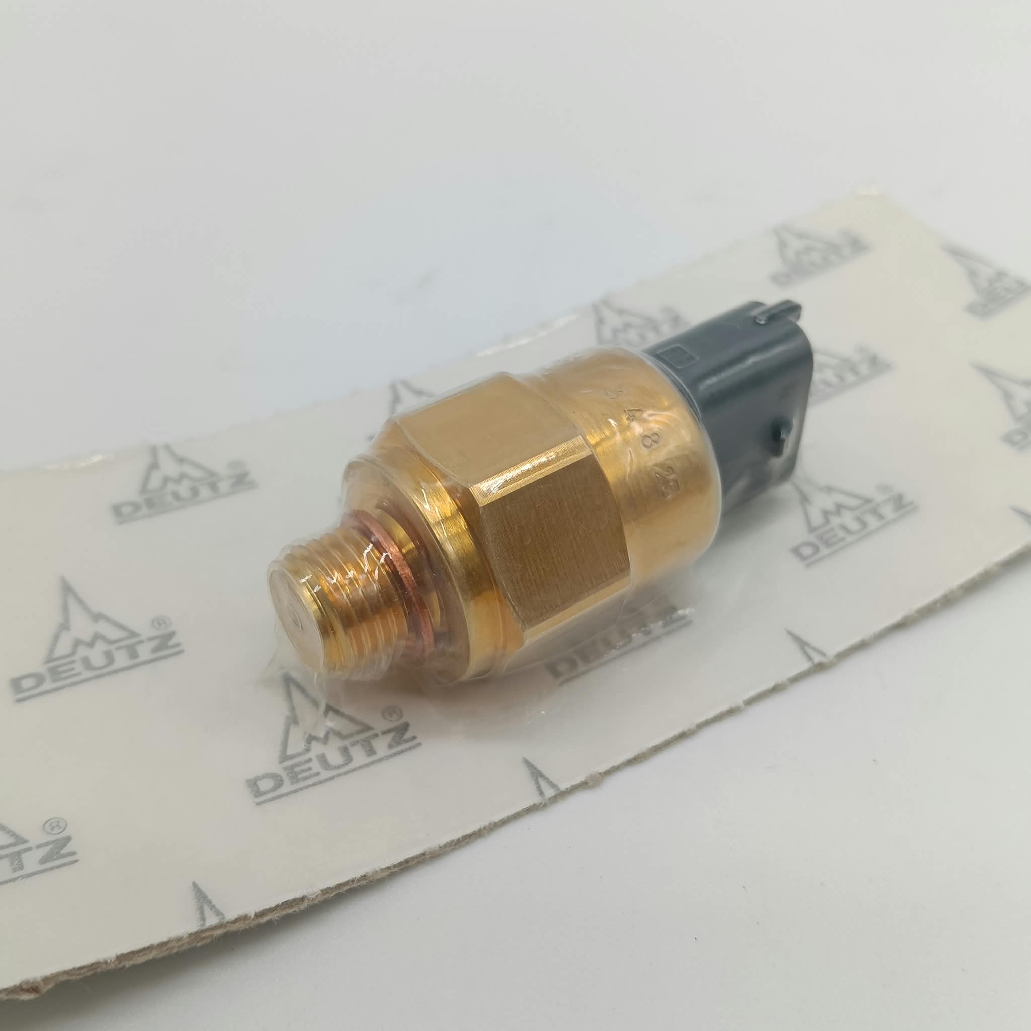 SENSORE PRESSIONE OLIO DEUTZ 04215774 - 4215774 - 04467238 - 4467238 - 04213020 - 4213020 - 04199823 - 4199823